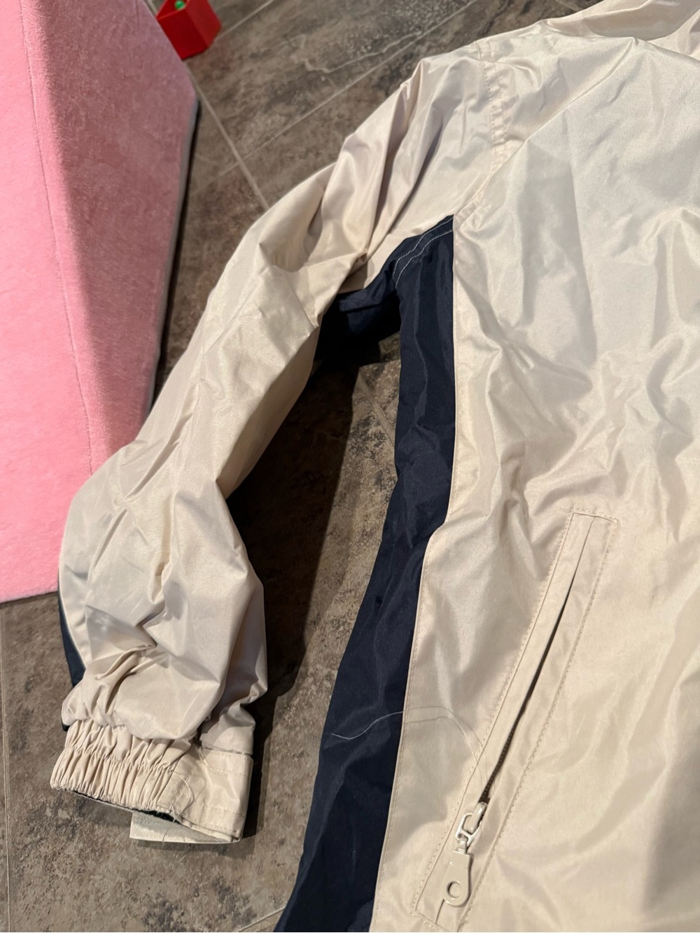 Bryce Canyon national park Utah USA raincoat designed in USA few spots see image - Picture 3 of 16